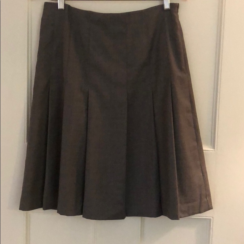 Pleat- front Banana Republic skirt-